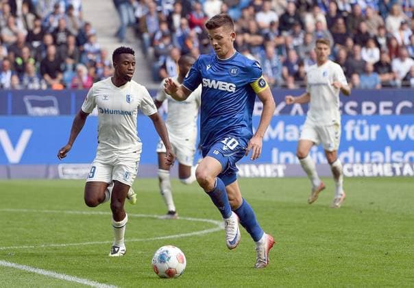 27.09.2025, xhbx, Fussball 2.Bundesliga, Karlsruher SC - 1.FC Magdeburg v.l. Marvin Wanitzek (Karlsruher SC KSC) (DFL DFB REGULATIONS PROHIBIT ANY USE OF PHOTOGRAPHS as IMAGE SEQUENCES and or QUASI-VIDEO) Karlsruhe