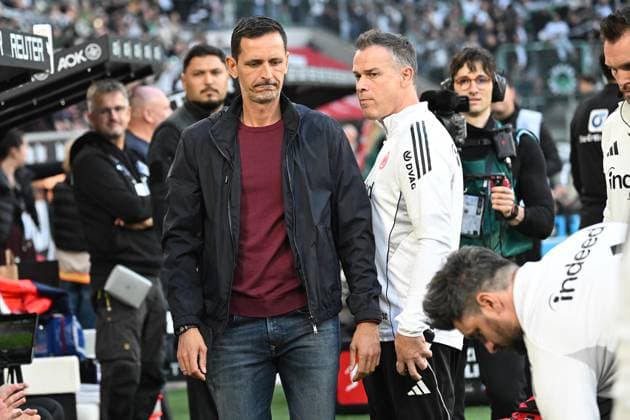 27.09.2025, xjhx, Fussball 1.Bundesliga, Borussia Moenchengladbach - Eintracht Frankfurt v.l. Trainer Dino Toppmöller Toppmoeller (Eintracht Frankfurt) (DFL DFB REGULATIONS PROHIBIT ANY USE OF PHOTOGRAPHS as IMAGE SEQUENCES and or QUASI-VIDEO) Moenchengladbach