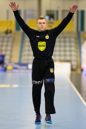 Apfel, Fabian (TW, HSC 2000 Coburg, 28) bei der Erwaermung. GER, Bayern, HSC 2000 Coburg gegen HBW Balingen-Weilstetten, 2. Handball Bundesliga, Handball, 5.Spieltag, Saison 2025 2026, 19.30 Uhr, Samstag, 27.09.2025 GER, Bayern, HSC 2000 Coburg gegen HBW Balingen-Weilstetten, 2. Handball Bundesliga, Handball, 5.Spieltag, Saison 2025 2026, 19.30 Uhr, Samstag, 27.09.2025 Coburg Copyright: xEibner-Pressefoto MartinxHerbstx EP_MHT