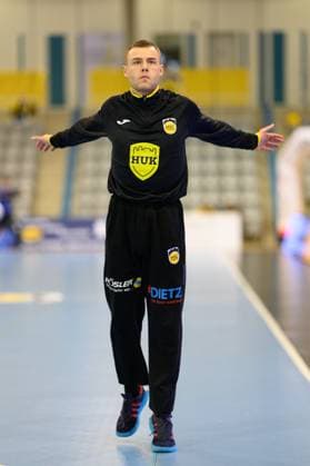Apfel, Fabian (TW, HSC 2000 Coburg, 28) bei der Erwaermung. GER, Bayern, HSC 2000 Coburg gegen HBW Balingen-Weilstetten, 2. Handball Bundesliga, Handball, 5.Spieltag, Saison 2025 2026, 19.30 Uhr, Samstag, 27.09.2025 GER, Bayern, HSC 2000 Coburg gegen HBW Balingen-Weilstetten, 2. Handball Bundesliga, Handball, 5.Spieltag, Saison 2025 2026, 19.30 Uhr, Samstag, 27.09.2025 Coburg Copyright: xEibner-Pressefoto MartinxHerbstx EP_MHT