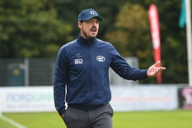Fußball I Herren I Saison 2025-2026 I Regionalliga Nord I 11. Spieltag I SC Weiche Flensburg 08 - SSV Jeddeloh II I 27.09.2025 Björn Lindemann (Trainer, SSV Jeddeloh II) Copyright: xLobeca JanxKirschnerx