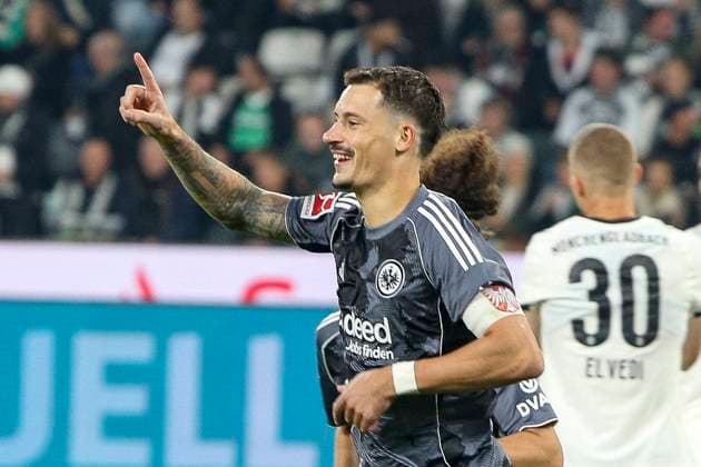 Mönchengladbach, Deutschland, 27.09.25: Robin Koch (Eintracht Frankfurt) Torjubel, jubelt nach seinem Treffer zum 0:6 waehrend des Spiels der Bundesliga zwischen Borussia Mönchengladbach vs Eintracht Frankfurt im Stadion im Borussia Park Mönchengladbach Stadion im Borussia Park North Rhine-Westphalia Germany Copyright: xBrauer-Fotoagenturx xAdrianxSchlx