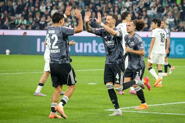 Mönchengladbach, Deutschland, 27.09.25: Robin Koch (Eintracht Frankfurt) Torjubel, jubelt nach seinem Treffer zum 0:6 waehrend des Spiels der Bundesliga zwischen Borussia Mönchengladbach vs Eintracht Frankfurt im Stadion im Borussia Park Mönchengladbach Stadion im Borussia Park North Rhine-Westphalia Germany Copyright: xBrauer-Fotoagenturx xAdrianxSchlx