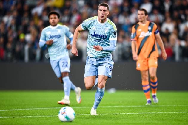 2025-09-27 Juventus FC v Atalanta BC - Serie A TURIN, ITALY - SEPTEMBER 27: Dusan Vlahovic of Juventus FC in action during the Serie A match between Juventus FC and Atalanta BC at Allianz Stadium on September 27, 2025 in Turin, Italy. (Photo by Alberto Gandolfo BSR Agency) Turin Italy Content not available for redistribution in The Netherlands directly or indirectly through any third parties. Copyright: xBSRxAgencyx