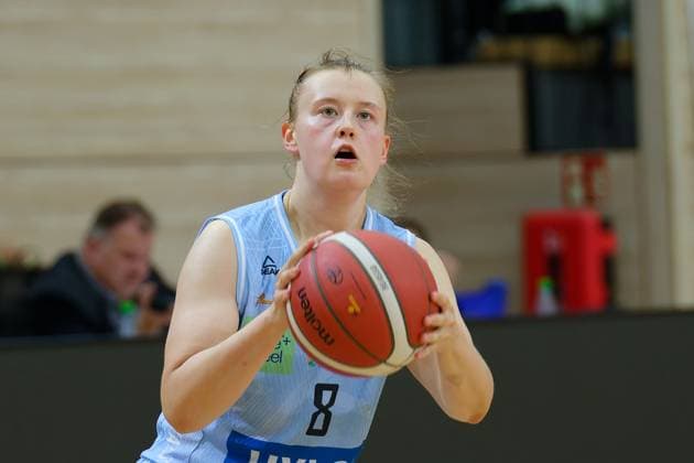 Roosa Lehtoranta (Saarluis, 8), Syntainics MBC vs. Saarlouis Royals, Basketball, Damen, Bundesliga, Saison 2025 2026, 1. Spieltag, 27.09.2025. Halle SWH Arena Sachsen-Anhalt Deutschland