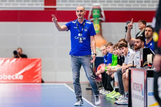 Emir Kurtagic (1. VfL Potsdam, Trainer) gestikuliert GER, TuS N-Luebbecke vs. 1. VfL Potsdam, Handball, 2. Bundesliga, 5. Spieltag, Spielzeit 2025 2026, 27.09.2025 GER, TuS N-Luebbecke vs. 1. VfL Potsdam, Handball, 2. Bundesliga, 5. Spieltag, Spielzeit 2025 2026, 27.09.2025 Luebbecke Copyright: xEibner-Pressefoto JanxRollingerx EP_JSK
