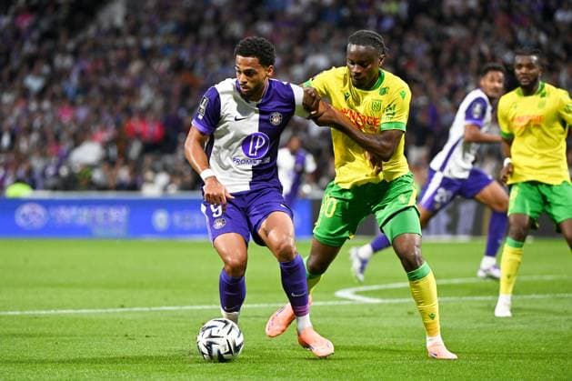 Toulouse FC v FC Nantes - Ligue 1 McDonald s 2025 2026 09 Frank MAGRI (tfc) - 80 Junior MWANGA (fcn) during the Ligue 1 McDonald s match between Toulouse and Nantes at Stadium de Toulouse on September 27, 2025 in Toulouse, France. Toulouse France  Copyright: xFEPx 776348141