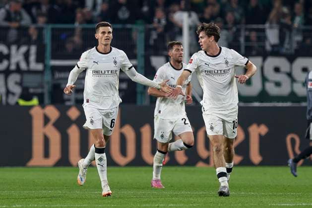 Mönchengladbach, Deutschland, 27.09.25: Yannik Engelhardt (Borussia Mönchengladbach) Torjubel, jubelt nach seinem Treffer zum 3:6 waehrend des Spiels der Bundesliga zwischen Borussia Mönchengladbach vs Eintracht Frankfurt im Stadion im Borussia Park Mönchengladbach Stadion im Borussia Park North Rhine-Westphalia Germany Copyright: xBrauer-Fotoagenturx xAdrianxSchlx