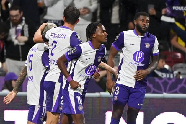 Toulouse FC v FC Nantes - Ligue 1 McDonald s 2025 2026 03 Mark MCKENZIE (tfc) - 10 Yann GBOHO (tfc) during the Ligue 1 McDonald s match between Toulouse and Nantes at Stadium de Toulouse on September 27, 2025 in Toulouse, France. Toulouse France  Copyright: xFEPx 776348141