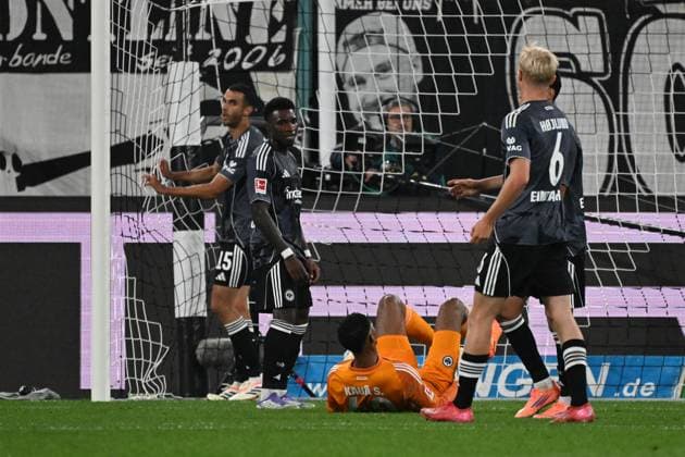 27.09.2025, xjhx, Fussball 1.Bundesliga, Borussia Moenchengladbach - Eintracht Frankfurt v.l. Kaua Santos (Eintracht Frankfurt) nach dem Tor zum 4:6 (DFL DFB REGULATIONS PROHIBIT ANY USE OF PHOTOGRAPHS as IMAGE SEQUENCES and or QUASI-VIDEO) Moenchengladbach