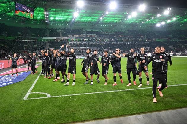 27.09.2025, xjhx, Fussball 1.Bundesliga, Borussia Moenchengladbach - Eintracht Frankfurt v.l. Jubel, Freude über den Sieg (DFL DFB REGULATIONS PROHIBIT ANY USE OF PHOTOGRAPHS as IMAGE SEQUENCES and or QUASI-VIDEO) Moenchengladbach