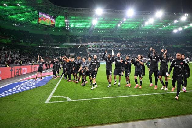 27.09.2025, xjhx, Fussball 1.Bundesliga, Borussia Moenchengladbach - Eintracht Frankfurt v.l. Jubel, Freude über den Sieg (DFL DFB REGULATIONS PROHIBIT ANY USE OF PHOTOGRAPHS as IMAGE SEQUENCES and or QUASI-VIDEO) Moenchengladbach