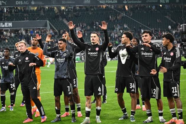 27.09.2025, xjhx, Fussball 1.Bundesliga, Borussia Moenchengladbach - Eintracht Frankfurt v.l. Jubel, Freude über den Sieg (DFL DFB REGULATIONS PROHIBIT ANY USE OF PHOTOGRAPHS as IMAGE SEQUENCES and or QUASI-VIDEO) Moenchengladbach