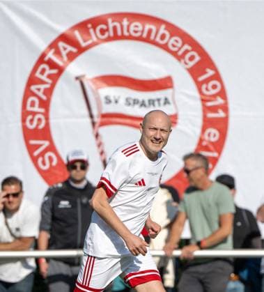 Fußball, Herren, Saison 2025 2026, NOFV Oberliga Nord, SV Sparta Lichtenberg, Feier zur Namensgebung, Sportanlage Fischerstraße wird zum Paul-Kalkbrenner-Sportfeld, im Bild: Paul Kalkbrenner, 27.09. 2025, Copyright: xMatthiasxKochx