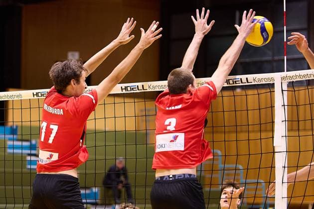 Doppelblock Arthur Breburda (TUS Kriftel, 17) und Jonas Manss (TUS Kriftel, 03) GER, TuS Kriftel vs. TV Rottenburg,Volleyball, 2. Bundesliga Sued, 3. Spieltag, Spielzeit 2025 2026, 27.09.2025 GER, TuS Kriftel vs. TV Rottenburg,Volleyball, 2. Bundesliga Sued, 3. Spieltag, Spielzeit 2025 2026, 27.09.2025 Kriftel Copyright: xEibner-Pressefoto GeraldxOelze-dexStoppanyx EP_ODS
