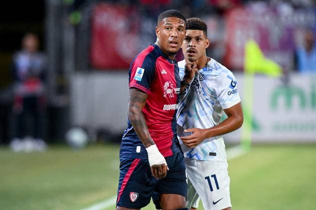 Cagliari s Michael Folorunsho in action during the Serie A soccer match between Cagliari Calcio and Inter at the Unipol Domus in Cagliari, Sardinia - Saturday, 27 september 2025. - Soccer  Copyright: xGianlucaxZuddas LaPressex