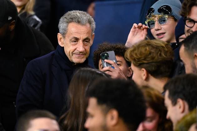 Sport Bilder des Tages FOOTBALL : PSG vs Auxerre - Ligue1 - 27 09 2025 Nicolas Sarkozy ( French politician who served as French President ) attends the Ligue 1 match between Paris Saint Germain and AJ Auxerre at Parc Des Princes on September 27 , 2025 in Paris, France. ( Photo by Federico Pestelini PsnewZ ) - ParisFrance  Copyright: xFedericoxPestelinix