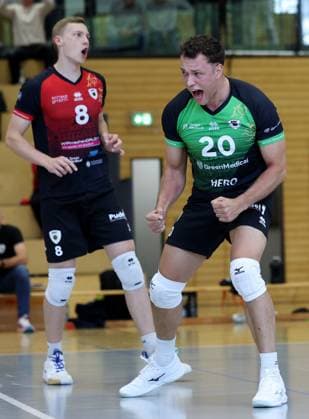 BAU 27.09.2025 Ludwigsburg Volleyball Barock Volley MTV Ludwigsburg vs. TSV Haching, v.l. Tomi Saarinen und Jeffrey Klok (LB) jubeln