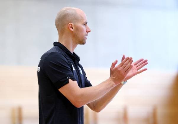 BAU 27.09.2025 Ludwigsburg Volleyball Barock Volley MTV Ludwigsburg vs. TSV Haching, Trainer Hasse Mattila (LB)