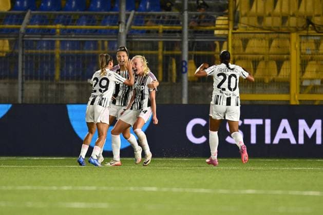 CALCIO - Serie A - Serie A Women’s Cup - Final - Juventus FC vs AS Roma Lindsey Thomas of Juventus F.C. celebrates after scoring the goal of 3-2 during the Serie A Women s Cup Final between Juventus F.C. and A.S. Roma at Romeo Menti Stadium on September 27, 2025 in Castellammare di Stabia, Italy Castellammare di Stabia (NA) Italy  Copyright: xIPAxSport ABACAx
