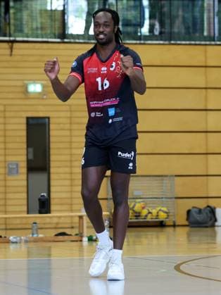 BAU 27.09.2025 Ludwigsburg Volleyball Barock Volley MTV Ludwigsburg vs. TSV Haching, Nyherowo Omene, (LB) jubelt