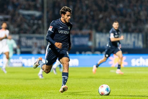 2. Fußball Bundesliga: VfL Bochum - Fortuna Düsseldorf; Vonovia-Ruhrstadion, Bochum; 27.09.2025 Kjell Wätjen (VfL Bochum, 8) 2. Fußball Bundesliga: VfL Bochum - Fortuna Düsseldorf; Vonovia-Ruhrstadion, Bochum; 27.09.2025 DFL regulations prohibit any use of photographs as image sequences and or quasi video.