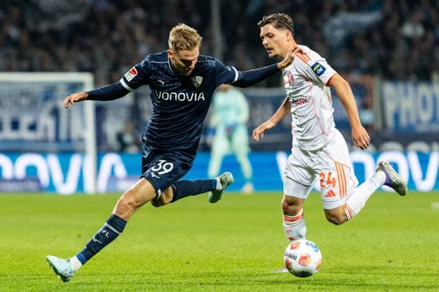 2. Fußball Bundesliga: VfL Bochum - Fortuna Düsseldorf; Vonovia-Ruhrstadion, Bochum; 27.09.2025 +Leandro Morgalla (VfL Bochum, 39), Florent Muslija (Fortuna Düsseldorf, 24) 2. Fußball Bundesliga: VfL Bochum - Fortuna Düsseldorf; Vonovia-Ruhrstadion, Bochum; 27.09.2025 DFL regulations prohibit any use of photographs as image sequences and or quasi video.