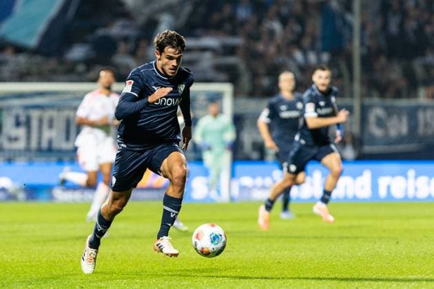 2. Fußball Bundesliga: VfL Bochum - Fortuna Düsseldorf; Vonovia-Ruhrstadion, Bochum; 27.09.2025 Kjell Wätjen (VfL Bochum, 8) 2. Fußball Bundesliga: VfL Bochum - Fortuna Düsseldorf; Vonovia-Ruhrstadion, Bochum; 27.09.2025 DFL regulations prohibit any use of photographs as image sequences and or quasi video.