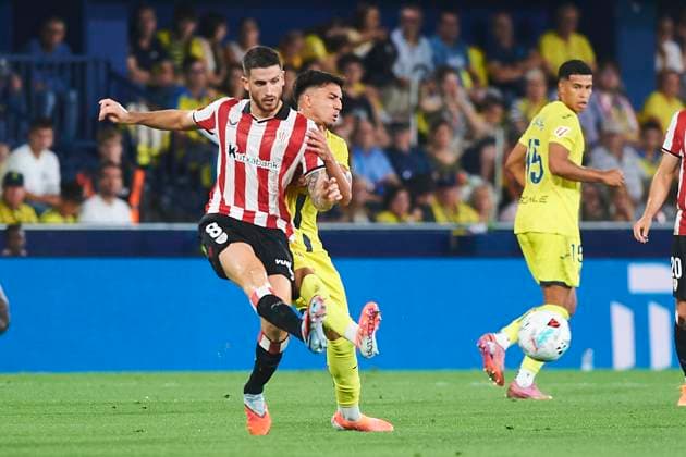 Oihan Sancet (Athletic Club) and Ilias Akhomach (Villarreal CF) during the LaLiga EA Sports match between Villarreal CF and Athletic Club at Estadio de la Ceramica on September 27, 2025 in Villarreal, Spain. (Photo by Maria Jose Segovia DeFodi Images) Oihan Sancet Athletic Club and Ilias Akhomach Villarreal CF during the LaLiga EA Sports match between Villarreal CF and Athletic Club at Estadio de la Ceramica on September 27, 2025 in Villarreal, Spain Photo by Maria Jose Segovia DeFodi Images
