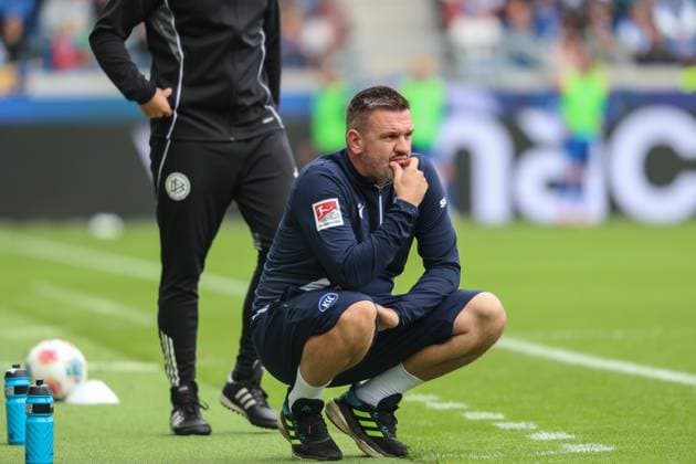 Zlatan Bajramovic (Karlsruher SC, Co-Trainer) an der Seitenlinie, GER, Karlsruher SC vs. 1. FC Magdeburg, 2. Bundesliga, 7. Spieltag, 2025 2026, 27.09.2025, DFL REGULATIONS PROHIBIT ANY USE OF PHOTOGRAPHS AS IMAGE SEQUENCES AND OR QUASI-VIDEO, GER, Karlsruher SC vs. 1. FC Magdeburg, 2. Bundesliga, 7. Spieltag, 2025 2026, 27.09.2025 Karlsruhe