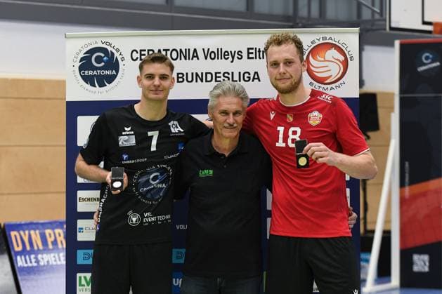 Georg Schäfer Halle, CERATONIA Volleys Eltmann vs. Baden Volleys SSC Karlsruhe II Germany ,Eltmann, Georg Schäfer Halle - 27 Sep 2025 - 2.Bundesliga, Volleyball - CERATONIA Volleys Eltmann vs. Baden Volleys SSC Karlsruhe II Image: Match MVPs, Robin Stolle (VC Eltmann, 7) and Elias Walther (SSC, 18). Eltmann Georg Schäfer Halle Bayern Germany Copyright: xPresseFotoxEvans xRyanxEvansx