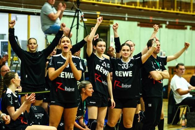 Handball I Frauen I Saison 2025 2026 I 3.Liga Nord I 3 Spieltag I SV Henstedt-Ulzburg - TV Hannover-Badenstedt I 27.09.2025 Jubel bei SV Henstedt-Ulzburg Copyright: xLobeca RalfxHomburgx