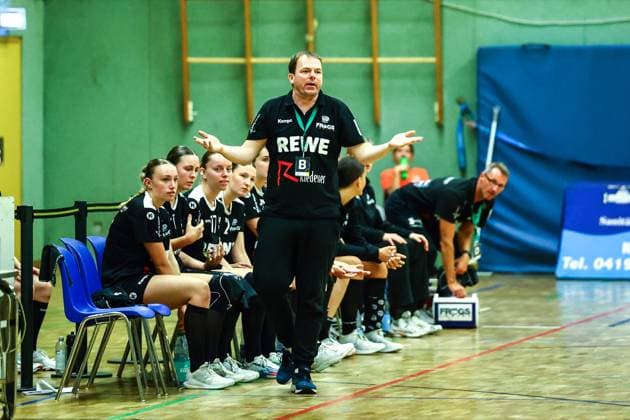 Handball I Frauen I Saison 2025 2026 I 3.Liga Nord I 3 Spieltag I SV Henstedt-Ulzburg - TV Hannover-Badenstedt I 27.09.2025 Sönke Marxen (SV Henstedt-Ulzburg) Copyright: xLobeca RalfxHomburgx
