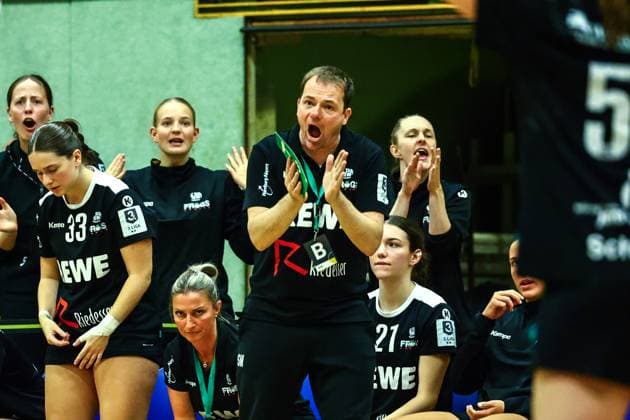 Handball I Frauen I Saison 2025 2026 I 3.Liga Nord I 3 Spieltag I SV Henstedt-Ulzburg - TV Hannover-Badenstedt I 27.09.2025 Sönke Marxen (SV Henstedt-Ulzburg) Copyright: xLobeca RalfxHomburgx