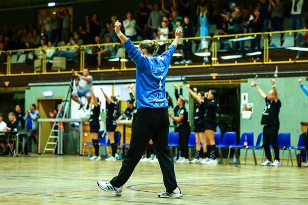 Handball I Frauen I Saison 2025 2026 I 3.Liga Nord I 3 Spieltag I SV Henstedt-Ulzburg - TV Hannover-Badenstedt I 27.09.2025 Sophia Krohn (1, SV Henstedt-Ulzburg) jubelt Copyright: xLobeca RalfxHomburgx