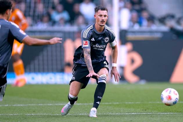 KOCH Robin Kapitaen Eintracht Frankfurt DFL Bundesliga Saison 2025-2026 Spiel Borussia Moenchengladbach - Frankfurt 4 : 6 am 27. 09. 2025 in Moenchengladbach DFL REGULATIONS PROHIBIT ANY USE OF PHOTOGRAPHS as IMAGE SEQUENCES and or QUASI-VIDEO Copyright: xLacixPerenyix