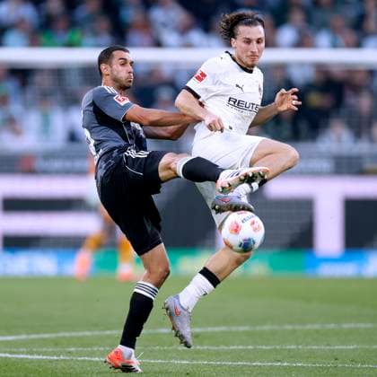 REITZ Rocco Team Borussia Moenchengladbach mit SKHIRI Ellyes DFL Bundesliga Saison 2025-2026 Spiel Borussia Moenchengladbach - Frankfurt 4 : 6 am 27. 09. 2025 in Moenchengladbach DFL REGULATIONS PROHIBIT ANY USE OF PHOTOGRAPHS as IMAGE SEQUENCES and or QUASI-VIDEO Copyright: xLacixPerenyix