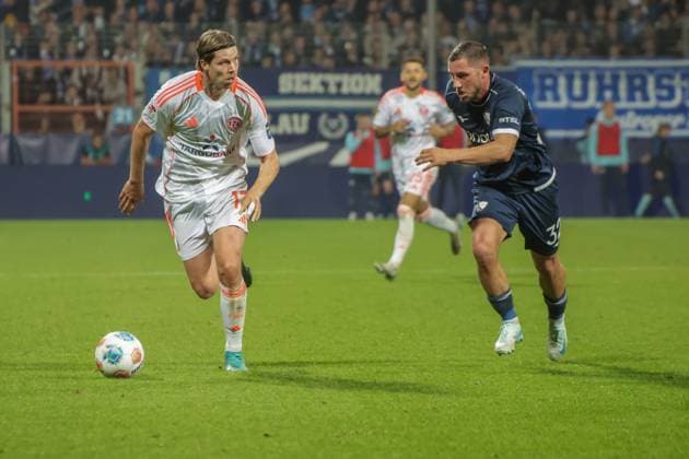 27.09.2025, xgrfx, Fussball 2.Bundesliga, VfL Bochum - Fortuna Duesseldorf v.l. Cedric Itten (Fortuna Düsseldorf), Maximilian Wittek (VfL Bochum) (DFL DFB REGULATIONS PROHIBIT ANY USE OF PHOTOGRAPHS as IMAGE SEQUENCES and or QUASI-VIDEO) Bochum