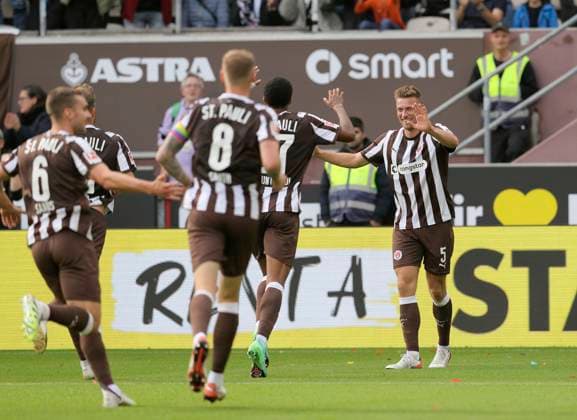 Foto : Torjubel bei Hauke WAHL (Pauli) nach dem 1-1 Ausgleichstreffer Fussball 1. Bundesliga , 5. Spieltag am Sa. 27.09.2025 FC St. Pauli - Bayer 04 Leverkusen 1 - 2