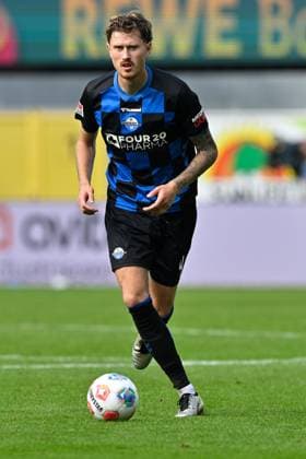 Paderborn, Home Deluxe Arena, 27.09.25, GER, Herren, 2.Bundesliga, Saison 2025-2026, SC Paderborn 07 - 1.FC Kaiserslautern Bild: Calvin BRACKELMANN (Paderborn) DFL regulations prohibit any use of photographs as image sequences and or quasi-video. NRW Deutschland