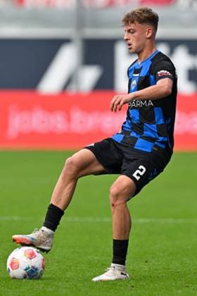 Paderborn, Home Deluxe Arena, 27.09.25, GER, Herren, 2.Bundesliga, Saison 2025-2026, SC Paderborn 07 - 1.FC Kaiserslautern Bild: Ruben MUELLER (Paderborn) DFL regulations prohibit any use of photographs as image sequences and or quasi-video. NRW Deutschland