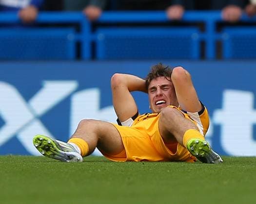 London, England, September 27 2025: Brajan Gruda (8 Brighton & Hove Albion) holds his head after being clipped by Moises Caicedo (25 Chelsea) during the Premier League game between Chelsea and Brighton & Hove Albion at Stamford Bridge in London, England. (Photo by Jay Patel Sports Press Photo SPP) Copyright: xJayxPatel SportsxPressxPhoto SPPx Sportspressphoto_SPR33622