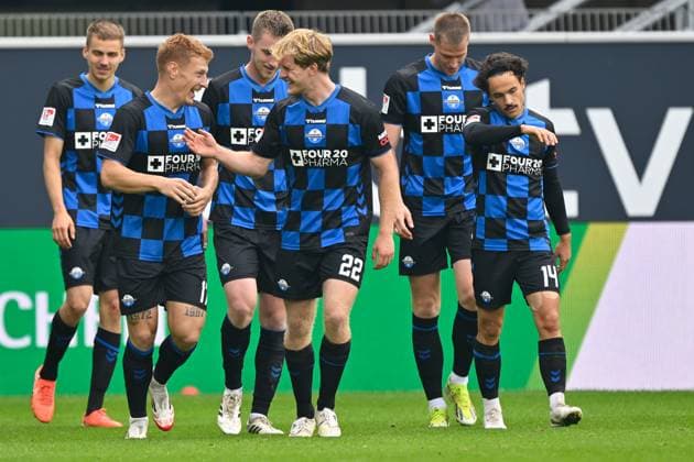 Paderborn, Home Deluxe Arena, 27.09.25, GER, Herren, 2.Bundesliga, Saison 2025-2026, SC Paderborn 07 - 1.FC Kaiserslautern Bild: Laurin CURDA (Paderborn) jubelt nach seinem Tor zum 2:0 DFL regulations prohibit any use of photographs as image sequences and or quasi-video. NRW Deutschland