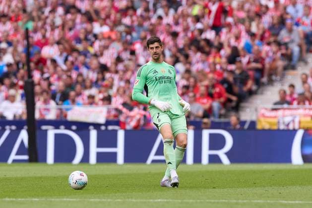 Atletico Madrid Vs Real Madrid CF in Madrid, Spain - 27 Sep 2025 Thibaut Courtois of Real Madrid CF is seen in action during the 2025 2026 La Liga EA Sports week 7 football match between Atletico Madrid and Real Madrid CF at Riyadh Air Metropolitano Stadium. Final score: Atletico Madrid 5:2 Real Madrid CF Madrid Spain Copyright: xFedericoxTitonex xSOPAxImagesx FTITONE_039