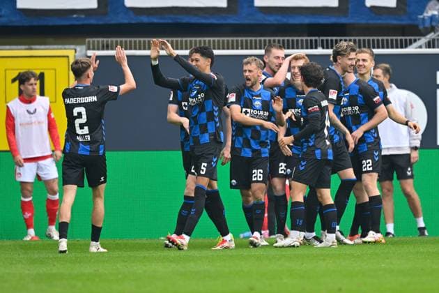Paderborn, Home Deluxe Arena, 27.09.25, GER, Herren, 2.Bundesliga, Saison 2025-2026, SC Paderborn 07 - 1.FC Kaiserslautern Bild: Laurin CURDA (Paderborn) jubelt nach seinem Tor zum 2:0 DFL regulations prohibit any use of photographs as image sequences and or quasi-video. NRW Deutschland