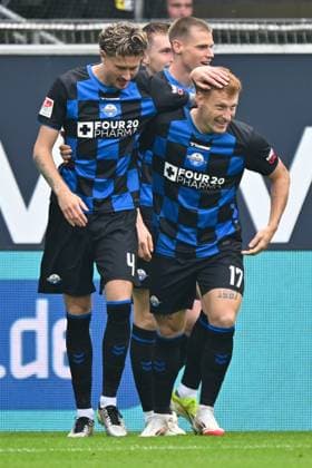 Paderborn, Home Deluxe Arena, 27.09.25, GER, Herren, 2.Bundesliga, Saison 2025-2026, SC Paderborn 07 - 1.FC Kaiserslautern Bild: Laurin CURDA (Paderborn) jubelt nach seinem Tor zum 2:0 DFL regulations prohibit any use of photographs as image sequences and or quasi-video. NRW Deutschland