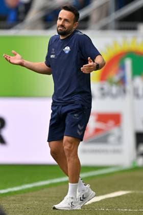 Paderborn, Home Deluxe Arena, 27.09.25, GER, Herren, 2.Bundesliga, Saison 2025-2026, SC Paderborn 07 - 1.FC Kaiserslautern Bild: Trainer Ralf KETTEMANN (Paderborn) DFL regulations prohibit any use of photographs as image sequences and or quasi-video. NRW Deutschland