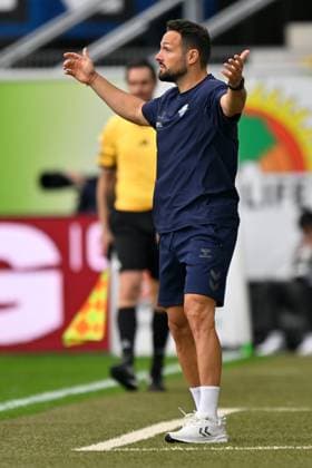 Paderborn, Home Deluxe Arena, 27.09.25, GER, Herren, 2.Bundesliga, Saison 2025-2026, SC Paderborn 07 - 1.FC Kaiserslautern Bild: Trainer Ralf KETTEMANN (Paderborn) DFL regulations prohibit any use of photographs as image sequences and or quasi-video. NRW Deutschland