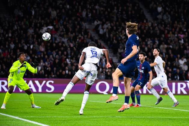 FOOTBALL : PSG vs Auxerre - Ligue1 - 27 09 2025 Illia Zabarnyi ( 6 - PSG ) scores a goal during the Ligue 1 match between Paris Saint Germain and AJ Auxerre at Parc Des Princes on September 27 , 2025 in Paris, France. ( Photo by Federico Pestelini PsnewZ ) - ParisFrance  Copyright: xFedericoxPestelinix