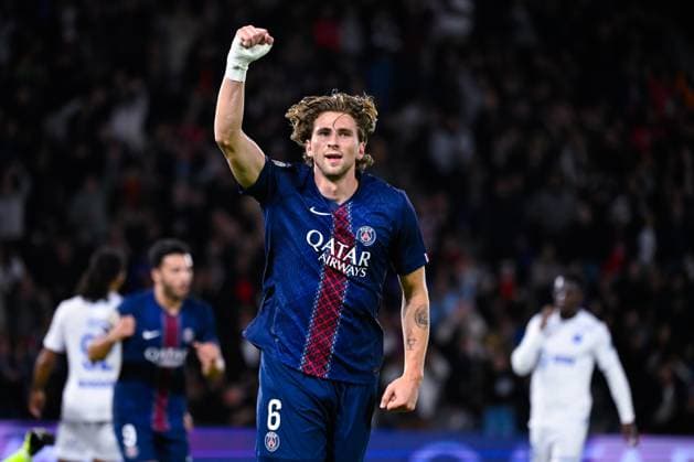 FOOTBALL : PSG vs Auxerre - Ligue1 - 27 09 2025 Illia Zabarnyi ( 6 - PSG ) celebrates after scoring during the Ligue 1 match between Paris Saint Germain and AJ Auxerre at Parc Des Princes on September 27 , 2025 in Paris, France. ( Photo by Federico Pestelini PsnewZ ) - ParisFrance  Copyright: xFedericoxPestelinix